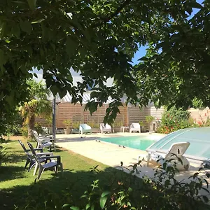  Hébergement de vacances Domaine Des Pins France
